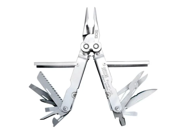 Multitool SOG S60 PowerLock Scissors SOG PowerLock Scissors to najwyższej klasy narzędzie wielofunkcyjne, które ma do dyspozycji wiele narzędzi. Są one łatwo dostępne, a po zamknięciu są chronione osłoną z każdej strony. Te zaokrąglone, zdejmowane osłony służą również jako wygodne uchwyty. Na uchwytach tego narzędzia nie ma niepokojących ostrych krawędzi. SOG PowerLock posiada również uchwyt do wkładania bitów, który umożliwia stosowanie normalnych bitów sześciokątnych. Główka szczypiec jest stosunkowo spiczasta i długa, ale nadal ma mocny kształt. W ten sposób możliwa jest najdrobniejsza, ale i bardzo gruba praca. Cechą szczególną jest otwieranie szczypiec, ponieważ główka szczypiec jest podparta mechanizmem zębatym, dzięki czemu szczypce nie otwierają się zbyt łatwo ani zbyt mocno. Jest to również niezwykle praktyczne podczas użytkowania. Ten mechanizm daje również szczypcom dodatkową siłę. Można go również otworzyć jedną ręką. Połówki rękojeści są mocowane śrubami z łbem sześciokątnym, co ma tę zaletę, że można wymienić wszystkie narzędzia poza szczypcami.