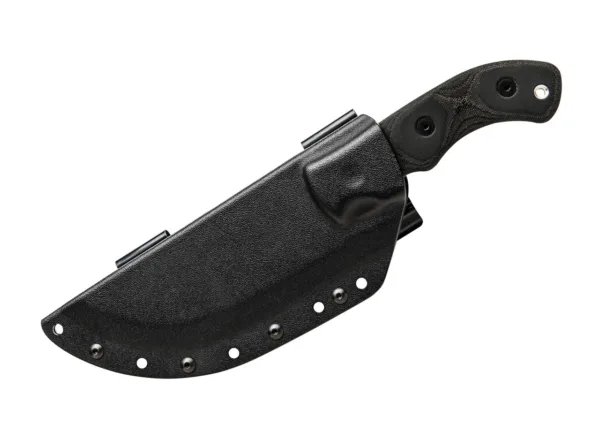 Nóż TOPS Knives Tom Brown Tracker 3 Większość faktów na temat Tom Brown's Tracker jest dobrze znana: jako jeden z najbardziej udanych modeli TOPS, od lat był nieodzownym komponentem, a jego solidność i wszechstronność sprawiają, że korzystanie z niego jest przyjemne. Ta wersja jest nieco bardziej kompaktowa niż wersja oryginalna i jest również wykonana ze stali nierdzewnej 154CM z wykończeniem stonewash. Czarne uchwyty Micarta i pochwa Kydex z dwoma obrotowymi stalowymi klipsami zapewniają wysoką wartość użytkową trackera i zapewniają praktyczność i bezpieczną obsługę.