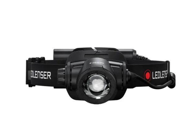 Latarka Ledlenser H15R Core Czołówka Ledlenser H15R łączy w sobie siłę światła z możliwością płynnej zmiany ogniskowej. Długie czasy świecenia są możliwe dzięki zastosowaniu bardzo pojemnego i wytrzymałego akumulatora ładowanego w systemie magnetycznym. System Wheel Switch przy głowicy latarki umożliwia intuicyjną obsługę i ustawienie stopnia jasności. Dzięki możliwości odchylania główki latarki oraz wysokiemu stopniowi ochrony przez szkodliwym działaniem ekstremalnych pyłów i wody , czołówka Ledlenser H15R Core jest perfekcyjną latarką dla szczególnie wymagających użytkowników. Charakterystyka:• Extremalnie silny strumień światła • Opatentowany Advanced Focus System • Intuicyjny i innowacyjny ściemniacz Wheel Switch reguluje intensywność światła • Możliwość odchylania główki latarki do 120° • Stopień ochrony przed działaniem wody, kurzu i pyłów (IP67) dzięki Flex Sealing Technology • LedlenserConnectorjako nowy sposób mocowania wszelkich akcesoriów.W zestawie:- akumulator,- przewód do ładowania magnetycznego (bez adaptera sieciowego).