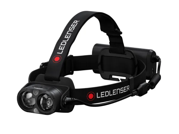 Latarka Ledlenser H19R Core Czołówka Ledlenser H19R łączy w sobie maksymalną siłę światła wraz z perfekcyjną sztuką inżynierską. Jedyna w swoim rodzaju Fusion-Beam – strumień światła oświetla perfekcyjnie całe otoczenie i umożliwia indywidualne sterowanie światłem rozproszonym i punktowym. Ponadto znajdziemy w tej czołówce wiele dodatków jak na przykład czerwobe światło, odchylana główka latarki, bardzo wytrzymały akumulator ładowany w systemie magnetycznym, wysoki stopień ochrony przez szkodliwym działaniem ekstremalnych pyłów i wody. Czołówka Ledlenser H19R Core jest perfekcyjną latarką dla szczególnie wymagających użytkowników.Charakterystyka:- czołówka Premium o strumieniu światła do 3500 lumenów,- Fusion Beam: – strumień światła oświetla perfekcyjnie całe otoczenie i umożliwia indywidualne sterowanie światłem Flood oraz Spot,- intuicyjna obsługa 2 strumieni światła, dzięki wygodnemu przełącznikowi,- dodatkowo światło czerwone do lepszego widzenia w nocy,- ochrona przed działaniem wody, kurzu i pyłów (IP68) dzięki Flex Sealing Technology.