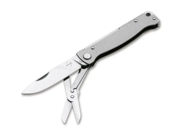 Nóż Böker Plus Atlas Multi SW Nieskomplikowany Boker Plus Atlas Multi to niezawodny scyzoryk z przegubem wsuwanym z korpusem ze stali nierdzewnej z wykończeniem stonewash. Minimalistyczna konstrukcja jest niezwykle wytrzymała i sprawia, że ten poręczny nóż jest idealnym towarzyszem w każdej sytuacji. Satynowe ostrze droppoint wykonane z 12C27 jest otwierane przez nacięcie gwoździa i z łatwością radzi sobie ze wszystkimi codziennymi zadaniami związanymi z cięciem. Atlas Multi jest również wyposażony w praktyczne nożyczki. Z otworem na smycz i klipsem (do góry/p).