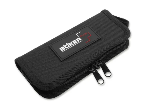 Nylonowe etui Böker Plus zamykane na zamek High-quality Boker Plus nylon case for storage of pocket knives. Dimensions approx. 17.8 cm x 8 cm x 3 cm.