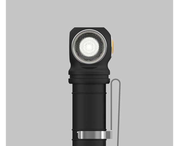 Latarka Armytek Wizard C2 Pro Max Magnet USB White FLAGOWY MODEL LATARKI WIELOFUNKCYJNEJ — JAŚNIEJSZY NIŻ KIEDYKOLWIEKWizard C2 Pro Max to najnowszy model z poszukiwanej na całym świecie, wielofunkcyjnej linii Armytek Wizard. Nie tylko jasne, oszałamiające 4000 lumenów strumienia świetlnego.Szerokie światło zalewające jest idealne zarówno do pracy z bliska, jak i na dużych powierzchniach. Nadaje się do prac usługowych i przemysłowych, zajęć na świeżym powietrzu, sportu.Ważnymi zaletami Wizard C2 Pro Max są szerokie kąty świecenia 110°: 150° i jeszcze płynniejsze przejście pomiędzy oświetleniem centralnym i bocznym. W połączeniu z wydłużonym czasem pracy, dzięki akumulatorowi 21700 Li-Ion o dużej pojemności, funkcje te zapewniają maksymalny komfort użytkowania. Szybkie ładowanie indukcyjne USB pozwala naładować latarkę w zaledwie 5 godzin i 20 minut.Dzięki dołączonemu do zestawu adapterowi latarka działa również na zwykłym zasilaczu 18650. Zaczep na czoło, klips i magnes w tylnej pokrywie zapewniają kilka opcji mocowania. Oryginalne mocowania na kask są przewidziane dla Wizard C2 Pro Max.WIZARD C2 PRO MAX — MULTI-LATARKA 3 W 1LATARKA CZOŁOWAŁatwa obsługa jedną ręką, niezawodny uchwyt na czołoJednoczęściowa obudowa bez długich przewodów, awaryjnych gumowych złączek czy zbędnych elementówLatarkę można łatwo zainstalować, wyjąć i obrócić w uchwycie o 180°Gumowy pierścień z szybkozłączką zapewnia dodatkowe mocowanieLATARKA DO CODZIENNEGO UŻYTKUKompaktowaWygodny przycisk bocznySpecjalne anodowanie na mat bez mocnego grawerowaniaSilny wbudowany magnes i niezawodny zdejmowany stalowy klipsZALETY LATARKI WIZARD C2 PRO MAX NOWEJ GENERACJINowy układ optyczny i obiektyw TIR: przepuszcza więcej lumenów, zapewnia wygodną szeroką wiązkę z bocznym oświetleniem 150°.Maksymalna wydajność diody: szeroka dioda nowej generacji zapewnia lepszą moc światła i imponującą jasność 4000 lumenów.Nowa konstrukcja głowicy: lepsze odprowadzanie ciepła i jaśniejsze światło z większą liczbą lumenów.Powiększony przycisk boczny: aciskanie jest delikatniejsze i wygodniejsze.Unowocześniona elektronika i oprogramowanie układowe: wydłużony czas pracy i zwiększona jasność.Proste sterowanie domyślne: łatwe w użyciu po wyjęciu z pudełka (6 trybów), możliwość przełączenia na profesjonalne zaawansowane sterowanie z 10 trybami.Ulepszone sprężyny: zastosowanie nowych sprężyn w celu lepszej ochrony akumulatora i sterownika oraz zwiększenia wydajności operacyjnej.Stylowa obudowa: matowe anodowanie, elegancki design, branding w nowym stylu korporacyjnym.Szybka magnetyczna ładowarka: ołączony akumulator 21700 Li-Ion 5000 mAh ładuje się w możliwie najkrótszym czasie (5 godz 20 min).ZALETY LATAREK Z SERII WIZARD- Pro Max Elektronika nowej generacji zapewnia imponującą moc światła 4000 lumenów. Stała jasność nawet w niskich temperaturach i nie w pełni naładowanym akumulatorze.- Pro Wielokolorowe wskazanie temperatury, poziomu i stanu naładowania z możliwością wyłączenia.- Wygodna szeroka wiązka z całkowicie przeprojektowanego układu optycznego, obiektyw TIR chroniony przed zarysowaniami przez hartowane szkło antyrefleksyjne.- Innowacyjna technologia pozwala na zastosowanie dowolnego akumulatora Li-Ion 21700 lub 18650 o prądzie wyładowczym 15A i zapewnia pełną ochronę przed zwarciami nawet w przypadku kontaktu portu magnetycznego z metalowymi przedmiotami.- Aktywna ochrona przed przegrzaniem powyżej +58 °С w czasie rzeczywistym.- Pełna ochrona przed wodą, brudem i kurzem zgodnie ze standardem IP68 — latarka działa dalej nawet na głębokości 10 metrów. Wytrzymuje upadki z wysokości do 10 metrów.- Niezawodny i wodoodporny port magnetyczny.- Pełna gwarancja 10 lat.Akumulator 21700 Li-Ion (5000 mAh) w zestawie.Do sprawnego działania latarki zalecamy korzystać z firmowych akumulatorów 21700 Li-Ion. Dodatkowo wraz z adapterem można stosować akumulatory 18650 Li-Ion o długości nie większej niż 70 mm o średnicy do 18.7 mm i dopuszczalnym prądzie rozładowania co najmniej 15A.W zestawie:- latarka,- akumulator Li-Ion 21700  5000mAh,- adapter do akumulatorów typu 18650,- magnetyczna ładowarka,- opaska czołowa,- klips,- 2 zapasowe pierścienie uszczelniające,- instrukcja obsługi.