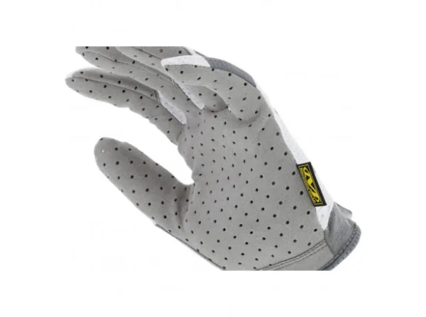 Rękawice Mechanix Specialty Vent WHITE XXL Specjalna rękawica Vent zapewnia dłoniom chłodzenie w upalne dni dzięki całkowicie wentylowanemu designowi. W pełni perforowana wewnętrzna część łączy się z oddychającą siateczkową górną częścią rękawicy, która cyrkuluje powietrze w całej rękawicy i zapewnia chłód i wygodę podczas pracy. Perforowana skóra syntetyczna wzmacnia obszary kciuka i palca wskazującego, zapewniając dodatkową trwałość podczas używania narzędzi ręcznych. Niskoprofilowe zapięcie na nadgarstek zapewnia idealne dopasowanie do nadgarstka, a panel z mikropolaru służy jako wygodne miejsce do usuwania potu spadającego z czoła. Najważniejsze funkcje i elementy rękawicy:Lekka siateczka eliminuje gromadzenie się ciepłaPerforowane wzmocnienie kciuka oraz palca wskazującegoNiskoprofilowe zapięcie na rzep z gumy termoplastycznej (TPR) zapewnia bezpieczne dopasowanie do nadgarstkaMikropolar służacy do przecierania potu z czołaW pełni perforowana dłoń pozwala na maksymalny przepływ powietrzaSpełnia normę EN388 - 3131XPrzeznaczenie: praca w czasie upałów, wielofunkcyjne, konserwacja i naprawa, obsługa sprzętu, dom i ogródMożna prać w pralceWłaściwości: Spełnia normę EN388 - 3131X Deklaracja zgodności CE do pobrania tutaj(ang.)