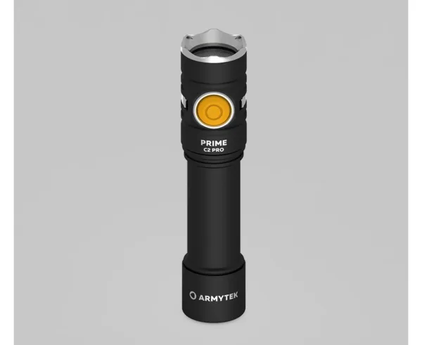 Latarka Armytek PRIME C2 PRO MAGNET USB White NIESAMOWICIE JASNE SZEROKIE ŚWIATŁO W KLASYCZNYM FORMACIEPrime C2 Pro to wszechstronny model na co dzień o wytrzymałej obudowie, wygodnym przycisku bocznym i wygodnym kącie świecenia 120°.Nadaje się zarówno do użytku codziennego, jak i profesjonalnego: spacery lub jazda na rowerze, piesze wycieczki, prace serwisowe i ochrona.Nowa Prime C2 Pro ma imponującą jasność 2400 lumenów i szersze kąty świecenia niż poprzednia wersja. Latarka zyskała również dodatkowe walory konstrukcyjne zapewniające maksymalną wygodę codziennego użytkowania: skrócono długość obudowy, dodano koronkę ochronną. Do latarki dołączony jest akumulator 18650 Li-Ion 3500 mAh o dużej pojemności, który jest ładowany za pomocą firmowego magnetycznego kabla USB.Odpinany klips pewnie mocuje latarkę do szelek plecaka lub kieszeni, a magnes w tylnej pokrywie umożliwia przyczepienie jej do metalowej powierzchni. Stalowa krawędź uderzeniowa, trwały pokrowiec-kabura i opcjonalne filtry barwne pomagają z powodzeniem sprostać każdemu specjalistycznemu zadaniu. Prime C2 Pro jest również kompatybilna z uchwytem rowerowym ABM-01 i może być używana jako reflektor rowerowy.PRIME C2 PRO — LATARKA DO CODZIENNEGO UŻYTKU 2 W 1LATARKA DO CODZIENNEGO UŻYTKU- kompaktowa,- wygodny przycisk boczny,- specjalne anodowanie na mat bez mocnego grawerowania,- wytrzymały nylonowy pokrowiec, silny wbudowany magnes i niezawodny zdejmowany stalowy klips.LATARKA ROWEROWA- trwała i lekka obudowa z aluminium lotniczego,- zwiększona odporność na wstrząsy, nowe sprężyny dla lepszej ochrony akumulatora i sterownika,- stałe światło bez migotania,- opcjonalny szybko zdejmowany uchwyt.CO NOWEGO W PRIME C2 PRONowy układ optyczny i obiektyw TIR: przepuszcza więcej lumenów, zapewnia wygodniejszą szeroką wiązkę z bocznym oświetleniem 120°.Maksymalna wydajność diody: osiągnęliśmy imponujące 2400 lumenów zamiast 1700 lumenów w poprzedniej wersji.Nowa konstrukcja głowicy: lepsze odprowadzanie ciepła i jaśniejsze światło z większą liczbą lumenów.Powiększony przycisk boczny: naciskanie jest delikatniejsze i wygodniejsze.Unowocześniona elektronika i oprogramowanie układowe: wydłużony czas pracy i zwiększona jasność.Proste sterowanie domyślne: łatwe w użyciu po wyjęciu z pudełka (6 trybów), możliwość przełączenia na profesjonalne zaawansowane sterowanie z 12 trybami.Ulepszone sprężyny: zastosowanie nowych sprężyn w celu lepszej ochrony akumulatora i sterownika oraz zwiększenia wydajności operacyjnej.Zredukowane wymiary: pomniejszona obudowa dla jeszcze wygodniejszego noszenia na co dzień.Stalowa koronka ochronna: dla dodatkowej ochrony układu optycznego w przypadku upadku i do samoobrony.Stylowa obudowa: matowe anodowanie, elegancki design, branding w nowym stylu korporacyjnym.Nowa magnetyczna ładowarka: latarka ładuje się 2 razy szybciej (3 godz 40 min).ZALETY LATAREK Z SERII PRIME- Pro Potężna elektronika zapewnia imponujące 2400 lumenów i rekordowe 6.5 miesiąca w trybie Świetlika. Stała jasność nawet w niskich temperaturach i nie w pełni naładowanym akumulatorze.- Pro Wielokolorowe wskazanie temperatury, poziomu naładowania i stanu z możliwością wyłączenia tego ostatniego.- Wygodna szeroka wiązka z całkowicie przeprojektowanego układu optycznego, obiektyw TIR chroniony przed zarysowaniami przez hartowane szkło antyrefleksyjne.- Innowacyjna technologia pozwala na zastosowanie dowolnych akumulatorów 18650 Li-Ion o prądzie rozładowania 10A i zapewnia pełną ochronę przed zwarciami nawet w przypadku kontaktu portu magnetycznego z metalowymi przedmiotami.- Aktywna ochrona przed przegrzaniem powyżej +58 °С w czasie rzeczywistym.- Pełna ochrona przed wodą, brudem i kurzem zgodnie ze standardem IP68 — latarka działa dalej nawet na głębokości 10 metrów. Wytrzymuje upadki z wysokości do 10 metrów.- Niezawodny i wodoodporny port magnetyczny.- Pełna gwarancja 10 lat.Akumulator 18650 Li-Ion (3500 mAh) w zestawie.Do stabilnej pracy latarki zalecamy korzystać z firmowych akumulatorów 18650 Li-Ion bez płyty ochronnej lub akumulatorów z płytą ochronną, zapewniającą prąd rozładowania 10A.