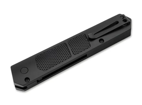 Nóż Böker Plus Kwaiken Grip Auto Black Boker Plus Kwaiken Grip Auto to kolejna wersja popularnego składanego noża Lucasa Burnleya, który stał się prawdziwą ikoną w świecie noży dzięki przejrzystemu i praktycznemu kształtowi. Znany projektant i pełnoetatowy knifemaker z USA po raz kolejny zrewidował dla nas swój projekt, dzięki czemu smukły folder jeszcze lepiej spełnia wysokie wymagania sił taktycznych. Wyposażony jest w satynowane ostrze wykonane z D2, które otwiera się automatycznie za pomocą przycisku. Rękojeść wykonana z lekkiego aluminium ma antypoślizgową teksturę, dzięki czemu bardzo pewnie leży w dłoni. W zestawie z ukrytym otworem na smycz, klipsem (do góry/z tyłu) i wysokiej jakości nylonowym etui do przechowywania.