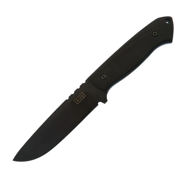 Nóż ZA-PAS Ultra Outdoor Cerakote G10 Black Za-Pas Ultra Outdoor - jak sama nazwa wskazuje, to outdoorowy nóż o konstrukcji full tang, który dzięki uniwersalnemu szerokiemu ostrzu drop point z płaskim szlifem, wykonanym ze stali NMV z powłoką cerakote o wysokiej odporności na korozję, idealnie nadaje się do cięcia wymagającego dużej ostrości i płaskiego profilu ostrza. Dzięki wcięciom na grzbiecie głowni i choilem kontrolnym wbudowanym w ergonomiczną konstrukcję rękojeści z otworem na smycz, użytkownik zachowuje pewną kontrolę nad nożem. Rękojeść wykonana z czarnego tworzywa G10 jest wyjątkowo odporna na warunki atmosferyczne i zapewnia przyjemny i pewny chwyt. Kydexowa pochwa z nylonową szlufką na pasek bezpiecznie chroni nóż podczas przenoszenia. Wyprodukowano w Polsce.