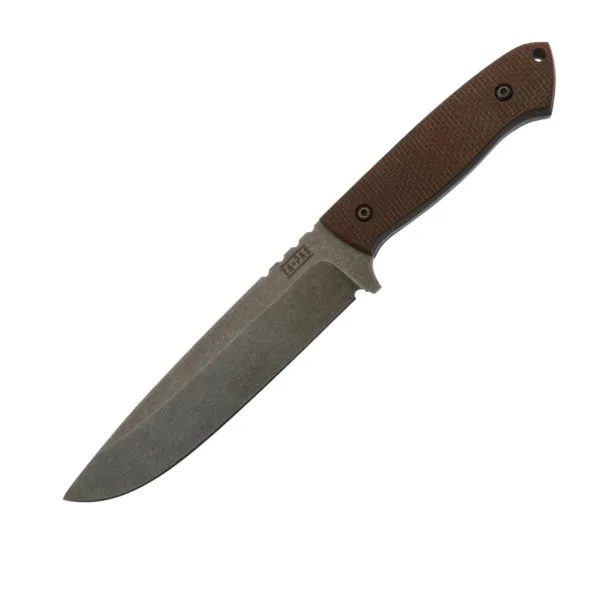 Nóż ZA-PAS Expandable Stonewash Micarta Za-Pas Expandable to większa wersja modelu Ultra Outdoor. Konstrukcji full tang ze stali NMV z wykończeniem stonewash zapewniającemu odporność na korozję, 150 mm ostrze drop point z płaskim szlifem sprawiają, że nóż idealnie nadaje się do cięcia wymagającego dużej ostrości i długiego płaskiego profilu ostrza. Dzięki wcięciom na grzbiecie głowni i choilem kontrolnym wbudowanym w ergonomiczną konstrukcję rękojeści z otworem na smycz, użytkownik zachowuje pewną kontrolę nad nożem. Rękojeść z brązowej micarty jest wyjątkowo odporna na warunki atmosferyczne i zapewnia przyjemny i pewny chwyt. Kydexowa pochwa z nylonową szlufką na pasekbezpiecznie chroni nóż podczas przenoszenia. Wyprodukowano w Polsce.