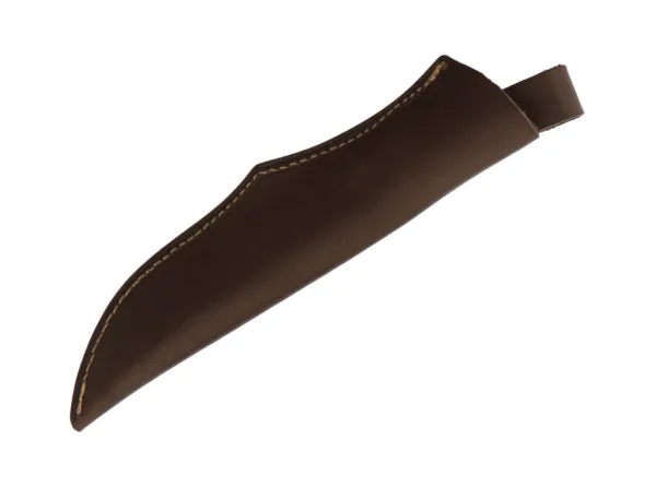 Nóż ZA-PAS Biwi American Walnut BIWI to nóż, który zapewni Ci doskonałe właściwości tnące oraz wytrzymałość, niezależnie od sytuacji! Nasz nóż o długości 225 mm i ostrzu o długości 100 mm to narzędzie, które sprosta najtrudniejszym wyzwaniom. Ostrze wykonane jest z wytrzymałej stali 4H13, zahartowanej do twardości 58 HRC, co zapewnia doskonałą jakość tnącą oraz trwałość. Elegancka drewniana rękojeść nie tylko dodaje klasycznego wyglądu, ale także zapewnia pewny chwyt w każdych warunkach. Dodatkowo, nóż jest niezwykle poręczny, co umożliwia komfortową pracę przez długi czas. W komplecie znajdziesz praktyczną pochwę wykonaną ze skóry, która ułatwi przechowywanie i transportowanie Twojego narzędzia.Za-Pas to rodzinna firma założona przez pasjonatów, dla których produkcja bardzo dobrej jakości noży w przystępnych cenach stała się celem życia. Dzięki zdobytej wiedzy i doświadczeniu, udało im się stworzyć serię noży, które spełniają wszystkie założenia, są trwałe, wygodne i w 100% wykonane w Polsce. Jedną z głównych zalet noży Za-Pas jest ich uniwersalność. Doskonale sprawdzają się podczas wędrówek, biwaków, polowań czy wspinaczki.Można ich używać do przycinania gałęzi, przecinania lin lub innych materiałów, obierania i krojenia żywności oraz wykonywania precyzyjnych prac.