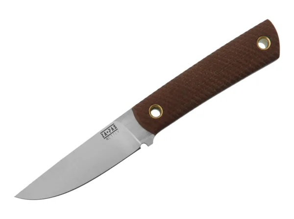 Nóż ZA-PAS EC95 Micarta Poznaj nóż EC95 - niezbędnik każdego miłośnika outdooru i nie tylko! Ten wszechstronny nóż o długości 215 mm z ostrzem o długości 90 mm został stworzony, by sprostać każdemu wyzwaniu, niezależnie od okoliczności. Wykonany z wysokiej jakości stali NC11LV / D2 / 1.2379, nóż EC95 posiada ostrze o grubości 3,5mm, które zapewnia niezwykłą wytrzymałość i precyzję cięcia. Zahartowane do twardości 60-61 HRC, ostrze jest gotowe na każde zadanie, które postawisz przed nim. Rękojeść drewniana gwarantuje pewny chwyt i komfort użytkowania w każdych warunkach. Nóż waży jedynie 132 g, dzięki czemu jest niezwykle poręczny i łatwy w użyciu. EC95 jest wyposażony w pochwę z kydexu, która umożliwia bezpieczne przechowywanie i transportowanie noża.Za-Pas to rodzinna firma założona przez pasjonatów, dla których produkcja bardzo dobrej jakości noży w przystępnych cenach stała się celem życia. Dzięki zdobytej wiedzy i doświadczeniu, udało im się stworzyć serię noży, które spełniają wszystkie założenia, są trwałe, wygodne i w 100% wykonane w Polsce. Jedną z głównych zalet noży Za-Pas jest ich uniwersalność. Doskonale sprawdzają się podczas wędrówek, biwaków, polowań czy wspinaczki.Można ich używać do przycinania gałęzi, przecinania lin lub innych materiałów, obierania i krojenia żywności oraz wykonywania precyzyjnych prac.