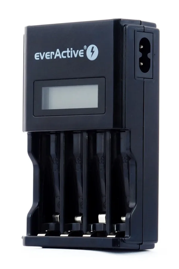 Ładowarka everActive NC450 do AA i AAA Everactive NC-450 BLACK jest teraz jeszcze lepiej wykonana - do produkcji obudowy zastosowano czarne, wysokiej jakości tworzywo ABS, które charkateryzuje się bardzo wysoką wytrzymałością i zwiększonymi walorami estetycznymi w stosunku do pierwowzoru.Ładowarka everActive NC-450 posiada 4 w pełni niezależne kanały ładowania. Umożliwia szybkie ładowanie od 1 do 4 ogniw Ni-MH o dowolnej pojemności i wielkości (paluszki R03 AAA / R6 AA), w dowolnej konfiguracji.Mikroprocesor kontroluje indywidualnie ładowanie każdego akumulatora z osobna! Gwarantuje to bezpieczeństwo oraz zapewnia akumulatorom pełną wydajność.Po pełnym naładowaniu ładowarka automatycznie wyłącza się - zapewnia pełne naładowanie bez przeładowania ogniw nawet takich pozostawionych dłużej w ładowarce.Ładowarka została wyposażona w wielosegmentowy, wielofunkcyjny, podświetlany wyświetlacz LCD.Cechy i możliwości ładowarki NC-450:- bardzo poręczna i kompaktowa,- sterowana mikro-procesorem - zapewnia szybkie (~ 1 - 5h) ładowanie i dokładne, automatyczne określenie pełnego naładowania metodą dV,- cztery, zupełnie niezależne kanały ładowania - możliwość ładowania 1-4szt. różnych akumulatorów, różnych producentów, różnych pojemności, w różnych rozmiarach, - czytelny wyświetlacz LCD z zielonym podświetleniem. - ochrona akumulatorów przed przeładowaniem,- unikalna podwójna sygnalizacja pełnego naładowania - 1) graficzna informacja na wyświetlaczu LCD, indywidualna dla każdego slotu ładowania, 2) po naładowaniu wszystkich akumulatorów nastepuje wyłączenie zielonego podświetlenia LEDwyświetlacza,- automatyczne wyłączenie ładowania - po pełnym naładowaniu akumulatory pozostają gotowe do użycia, bez ryzyka przeładowania nawet gdy są pozostawione w ładowarce przez dłuższy okres czasu,- status ładowania widoczny na wyświetlaczu LCD.Zawartość zestawu:ładowarka NC-450 BLACK zapakowana w oryginalny karton,kabel zasilający 1m,instrukcja obsługi PL/EN/DE