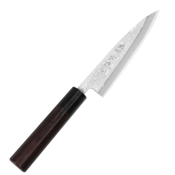 Hideo Kitaoka Shirogami Satin Nóż Kaisaki 12 cm Hideo Kitaoka Shirogami Satin Nóż Kaisaki 12 cm
Podobnie jak yanagiba posiada jednostronny szlif i zwykle jest oprawiany w drewnianą rękojeść. Z powodu krótkiego ostrza z powodzeniem zastąpi petty w większości prac kuchennych. Jeśli preferujesz jednostronne ostrzenie i szukasz wygodnego narzędzia do drobnych prac kuchennych, to Kaisaki jest nożem dla ciebie.
Dane techniczne:
Ostrze - stal 11 warstwowa rdzewna stal, rdzeń - #2 ShirogamiRękojeść - drewno różaneTwardość - 61-63 HRCDługość całkowita - 24,0 cmDługość ostrza - 12,0 cmSzerokość klingi - 3,0 cmGrubość klingi - 4,0 mmSposób ostrzenia - szlif jednostronny praworęcznyWaga - ok. 70 g