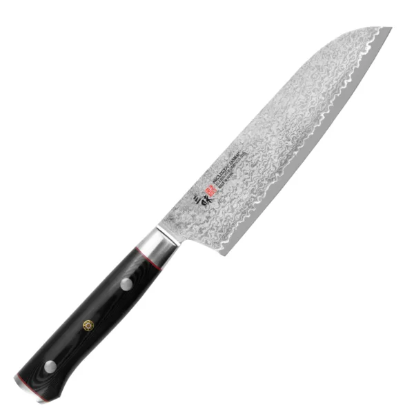 Mcusta Zanmai VG-10 Pro Zebra Nóż Santoku 18cm Mcusta Zanmai Pro Zebra Nóż Santoku 18cm
Tradycyjny ręcznie wykonany nóż Mcusta Zanmai to doskonałe narzędzie do pracy z warzywami o owocami, jak również sprawdzi się w pracy z mięsem i rybą. Szeroka klinga jest idealna do przenoszenia pokrojonych produktów, jak również np. do rozgniatania czosnku. 
Dane techniczne:
Ostrze - 33 warstwowa stal Rdzeń VG-10Rękojeść - micartaTwardość - 61 HRC +/- 1Długość całkowita - 31,9 cmDługość ostrza - 18,0 cmSzerokość klingi - 4,5 cmGrubość klingi - 1,9 mmSposób ostrzenia - szlif dwustronny symetrycznyWaga - ok. 175 g