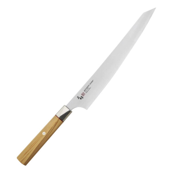 Mcusta Zanmai Beyond Aogami Super Nóż Sujihiki 24cm Mcusta Zanmai Beyond Aogami Super Nóż Sujihiki 24cm
Nóż kuchenny przeznaczony do porcjowania i plastrowania mięs, np. drobiu, pieczeni, szynki – po ugotowaniu lub upieczeniu produktu. Specjalistyczne, wydłużone ostrze, które jest znacznie węższe i cieńsze niż w zwykłych nożach, pozwala ciąć przez całą płaszczyznę dokładnie i płynnie, podczas gdy grubszy nóż często się klinuje i szarpie mięso.
Dane techniczne:
Ostrze -  laminat 3 warstwowy - rdzeń ze stali węglowej Aogami Super okuty stalą nierdzewnąRękojeść - skręcona ośmiokątna drewno hinokiTwardość - 63-65 HRCDługość całkowita - 39,5 cmDługość ostrza -  24,0 cmSzerokość klingi - 3,6 cmGrubość klingi - 1,8 mmSposób ostrzenia - szlif dwustronny symetrycznyWaga - ok. 152 g