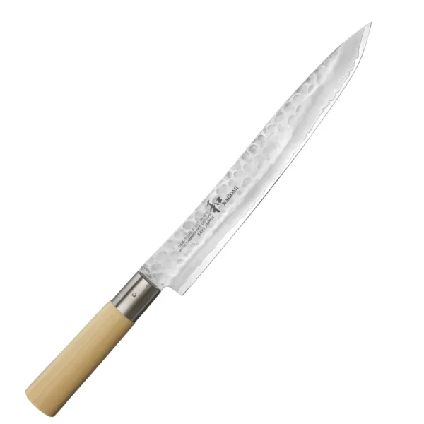 Nagomi Shiro Nóż do porcjowania 25cm Nagomi Shiro Nóż do porcjowania 25 cm
Specjalistyczny nóż o długim ostrzu, przeznaczony do porcjowania mięs. Wąska klinga pozwala ciąć np. pieczeń wołową, pieczony mostek jagnięcy czy pieczoną szynkę na równe, estetyczne porcje. Ostry czubek ułatwia oddzielanie mięsa od kości. Ponieważ nóż jest lekko elastyczny, dobrze się też sprawdza podczas precyzyjnego krojenia filetów z łososia oraz innych ryb.
Dane techniczne:
Ostrze - stal 33 warstwowa, molibdenowo - wanadowaRękojeść - drewno magnoliowe Twardość - 58 HRC +/- 1Długość całkowita - 37 cmDługość ostrza - 25 cmSzerokość klingi - 3,5 cmGrubość klingi - ok. 2,1 mmSposób ostrzenia - szlif dwustronny symetrycznyWaga - ok. 200 g