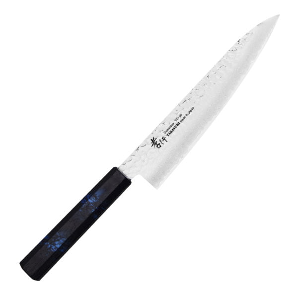 Sakai Takayuki Nanairo VG-10 Blue Nóż Szefa kuchni 21 cm Sakai Takayuki Nanairo VG-10 Blue Nóż Szefa kuchni 21 cm
Najbardziej wszechstronny nóż kuchenny, przeznaczony do cięcia, krojenia, szatkowania i plastrowania rozmaitych produktów. Nóż szefa kuchni jest wystarczająco długi, aby można było nim kroić naprawdę duże płaszczyzny, i odpowiednio wyprofilowany, aby zagwarantować użytkownikowi komfort i swobodę ruchów.
Dane techniczne:
Ostrze - nierdzewna stal VG-10 okuta warstwami stali nierdzewnejRękojeść - tworzywo absTwardość - 60-61 HRCDługość całkowita - 36,0 cmDługość ostrza - 21,0 cmSzerokość klingi - 4,7 cmGrubość klingi - 1,9 mmSposób ostrzenia - szlif dwustronny symetrycznyWaga - ok. 163 g