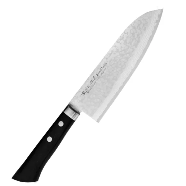 Satake Unique Sai VG-10 Nóż Santoku 17cm Satake Unique Sai Nóż Santoku 17cm
Wielofunkcyjny japoński nóż kuchenny, przeznaczony do krojenia warzyw, mięsa i ryb. Posiada obniżony czubek, który znacznie ułatwia szatkowanie, oraz szerokie ostrze, na które można zgarnąć pokrojone produkty, żeby je przenieść np. do sałatki. Doskonale się sprawdza w każdych warunkach pracy, ponieważ dzięki wysoko położonej rękojeści palce nie dotykają deski ani jedzenia.
Dane techniczne:
Ostrze - rdzeń VG-10 okuty stalą nierdzewnąRękojeść - drewno pakkaTwardość - 60 HRC +/- 1Długość całkowita - 29,7 cmDługość ostrza - 17,0 cmSzerokość klingi - 4,7 cmGrubość klingi - 2,1 mmSposób ostrzenia - szlif dwustronny symetrycznyWaga - ok. 173 g