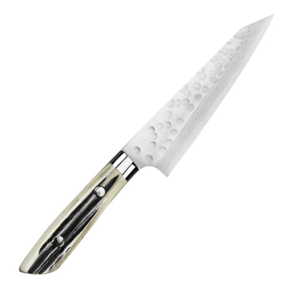 Takeshi Saji SRS-13 Nóż uniwersalny 13 cm Takeshi Saji SRS-13 Nóż uniwersalny 13 cm
Poręczny nóż kuchenny, bardzo praktyczny przy produktach małej i średniej wielkości, takich jak rzodkiewka czy cytryna. Doskonale się sprawdza podczas cięcia marchewki "w kostkę", krojenia oliwek lub małego pieczywa. Idealny dla tych, którzy nie lubią dużych noży.
Dane techniczne:
Ostrze - szybkotnąca stal proszkowa SRS-13Rękojeść - róg jeleniTwardość - 64 HRC +/- 1Długość całkowita - 25 cmDługość ostrza - 13,0 cmSzerokość klingi - 3,3 cmGrubość klingi - ok. 1,88 mmSposób ostrzenia - szlif dwustronny symetrycznyWaga - ok. 132 g