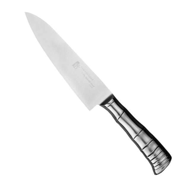 Tamahagane Bamboo VG-5 Nóż szefa kuchni 18cm Tamahagane Bamboo VG-5 Nóż szefa kuchni 18cm
Najbardziej wszechstronny nóż kuchenny, przeznaczony do cięcia, krojenia, szatkowania i plastrowania rozmaitych produktów. Nóż szefa kuchni jest wystarczająco długi, aby można było nim kroić naprawdę duże płaszczyzny, i odpowiednio wyprofilowany, aby zagwarantować użytkownikowi komfort i swobodę ruchów.
Dane techniczne:
Ostrze - rdzeń VG-5 okuty stalą nierdzewną SUS410Rękojeść - stal nierdzewna bamboo designeTwardość - 61 HRC +/- 1Długość całkowita - 31,0 cmDługość ostrza - 18,0 cmSzerokość klingi - 4,2 cmGrubość klingi - 1,7 mmSposób ostrzenia - szlif dwustronny symetrycznyWaga - ok. 179 g