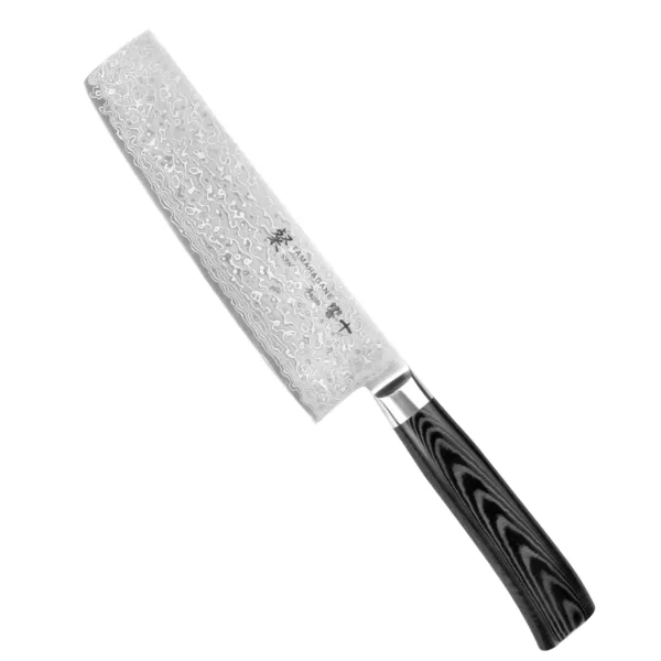 Tamahagane Kyoto VG-5 Nóż Nakiri 18cm Tamahagane Kyoto VG-5 Nóż Nakiri 18 cm
Funkcjonalny nóż kuchenny, przeznaczony do krojenia i siekania różnych rodzajów warzyw. Szerokość japońskiego noża Nakiri pozwala kroić duże produkty płynnym ruchem i szybko je przenosić do salaterki lub na patelnię. Cienka, prostokątna klinga jest szczególnie przydatna przy krojeniu twardych warzyw, jak marchewka czy rzodkiew japońska, w długie plastry.
Dane techniczne:
Ostrze - 63 warstwowa stal nierdzewna SUS410 rdzeń VG-5Rękojeść - czarna micartaTwardość - 61 HRC +/- 1Długość całkowita - 31,3 cmDługość ostrza - 18 cmSzerokość klingi - 5,0 cmGrubość klingi - 2,1 mmSposób ostrzenia - szlif dwustronny symetrycznyWaga - ok. 220 g
 