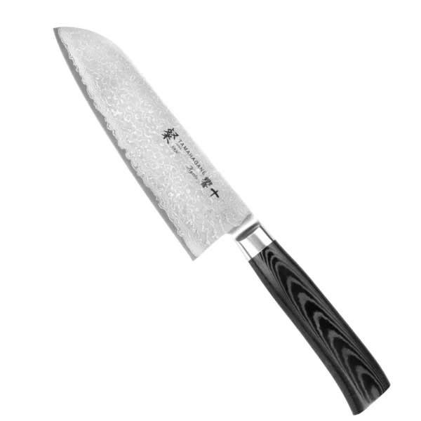 Tamahagane Kyoto VG-5 Nóż Santoku 17,5cm Tamahagane Kyoto VG-5 Nóż Santoku 17,5 cm
Japoński nóż o wszechstronnym zastosowaniu, przeznaczony głównie do mięsa, warzyw i ryb. Ponieważ posiada cienkie ostrze,znakomicie się też sprawdzi przy krojeniu chleba, plastrowaniu owoców czy siekaniu ziół. Duża klinga ułatwia przenoszenie pokrojonych produktów do salaterki lub na patelnię.
Dane techniczne:
Ostrze - 63 warstwowa stal nierdzewna SUS410 rdzeń VG-5Rękojeść - czarna micartaTwardość - 61 HRC +/- 1Długość całkowita - 30,8 cmDługość ostrza - 17,5 cmSzerokość klingi - 5,0 cmGrubość klingi - 2,0 mmSposób ostrzenia - szlif dwustronny symetrycznyWaga - ok. 202 g