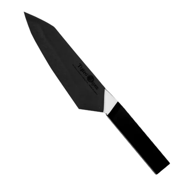 Tojiro Origami Black Polerowany Nóż Santoku 16,5cm Tojiro Origami Black Polerowany Nóż Santoku 16,5cm
Japoński nóż o wszechstronnym zastosowaniu, przeznaczony głównie do mięsa, warzyw i ryb. Ponieważ posiada cienkie ostrze,znakomicie się też sprawdzi przy krojeniu chleba, plastrowaniu owoców czy siekaniu ziół. Duża klinga ułatwia przenoszenie pokrojonych produktów do salaterki lub na patelnię. Dzięki zastosowaniu jednolitego materiału jest niesamowicie wytrzymały i łatwy w pielęgnacji. Takie rozwiązanie pomaga również dbać o higienę pracy.
Dane techniczne:
Ostrze: stal nierdzewna molibdenowo - wanadowa Rękojeść - stal nierdzewna molibdenowo - wanadowaTwardość: 56-58 HRCDługość całkowita: 30,2 cmDługość ostrza: 16,5 cmSzerokość klingi: 5 cmGrubość klingi: ok. 2 mmSposób ostrzenia - szlif dwustronny symetrycznyWaga: ok. 150 g
Do produktu dołączono specjalną szczoteczkę do czyszczenia rękojeści od wewnątrz.