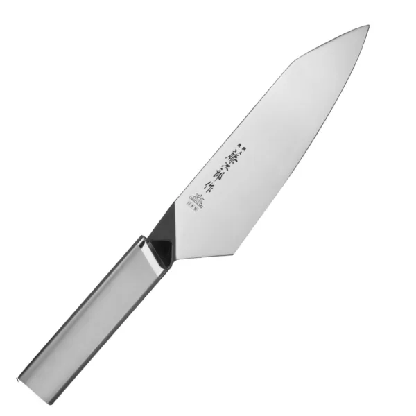 Tojiro ORIGAMI Polerowany nóż Santoku 16,5cm Nóż kuchenny Santoku 16,5 cm Tojiro Origami Polerowany 
Wysokiej jakości japoński nóż, przeznaczony do podstawowych kuchennych zadań. Świetnie się sprawdza przy siekaniu ziół, krojeniu warzyw i owoców, oraz w pracy z mniejszymi porcjami mięsa. Nóż posiada dwustronny, wypukły szlif i opuszcza fabrykę ostry jak brzytwa. Dzięki zastosowaniu jednolitego materiału jest niesamowicie wytrzymały i łatwy w pielęgnacji. Takie rozwiązanie pomaga również dbać o higienę pracy. Polerowanie stali na lustro zwiększa jej odporność na korozję i sprawia, że nóż dłużej zachowuje ostrość.
Dane techniczne:
Ostrze: stal nierdzewna molibdenowo - wanadowa Rękojeść - stal nierdzewna molibdenowo - wanadowaTwardość: 56-58 HRCDługość całkowita: 30,2 cmDługość ostrza: 16,5 cmSzerokość klingi: 5 cmGrubość klingi: ok. 2 mmSposób ostrzenia - szlif dwustronny symetrycznyWaga: ok. 150 g
Do produktu dołączono specjalną szczoteczkę do czyszczenia rękojeści od wewnątrz.