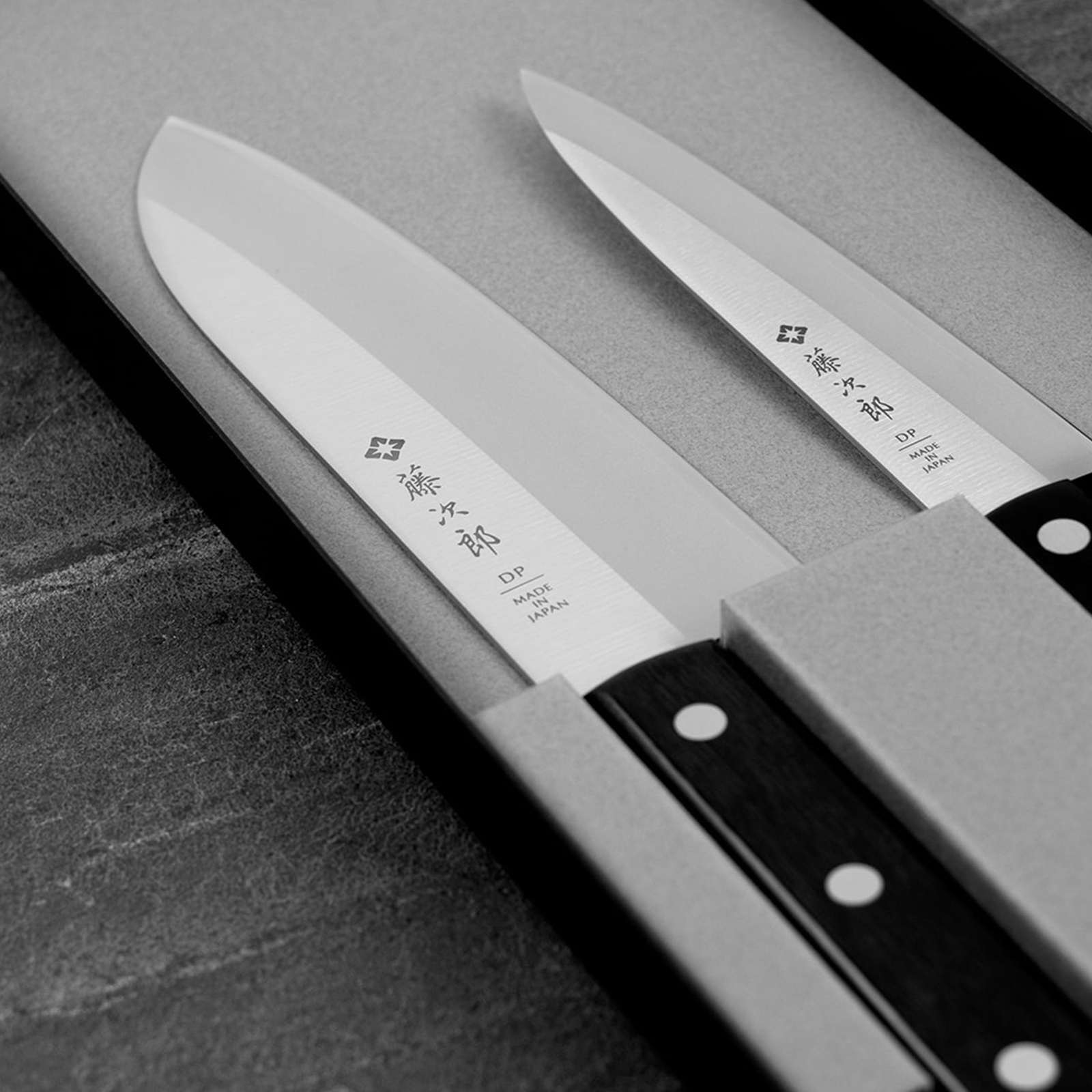 Tojiro DP3 Eco Uniwersalny 13 cm + Santoku 17 cm 3 FT-011