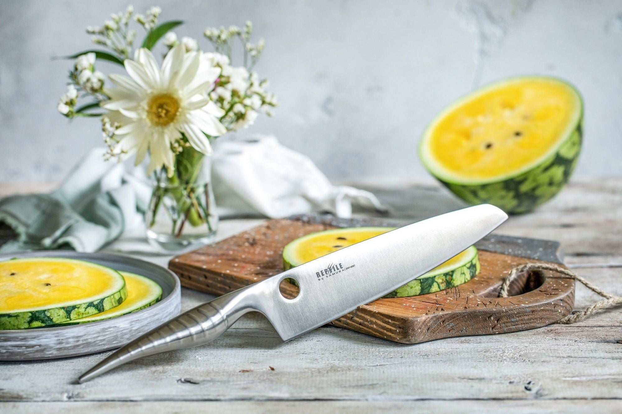 Samura REPTILE Chef Modern knife 7.9 dzięki czemu nadaje się do szerokiego zakresu zadań związanych z cięciem.