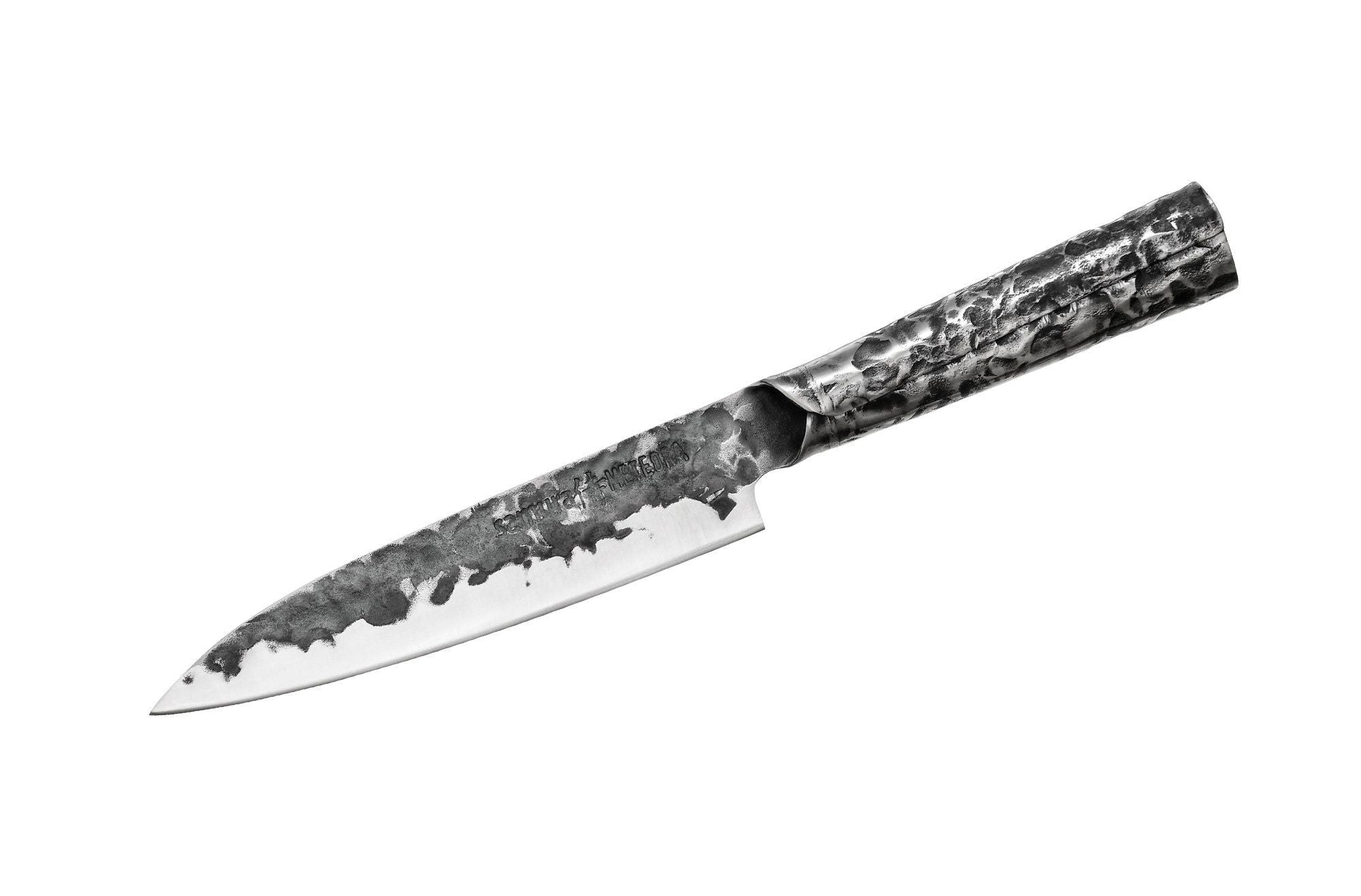 Samura METEORA Small Santoku knife 6.3 Nóż Samura Meteora Santoku to tradycyjne narzędzie kuchenne w stylu japońskim