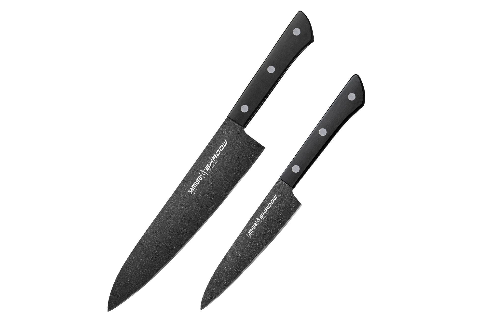 Samura SHADOW Set of 2 kitchen knives: Chef's knife, Utility knife with black non-stick coating 1 Zestaw noży Samura Shadow zawiera dwa niezbędne noże kuchenne: nóż do obierania i nóż europejskiego szefa kuchni. Ta kombinacja pokrywa większość codziennych zadań kuchennych