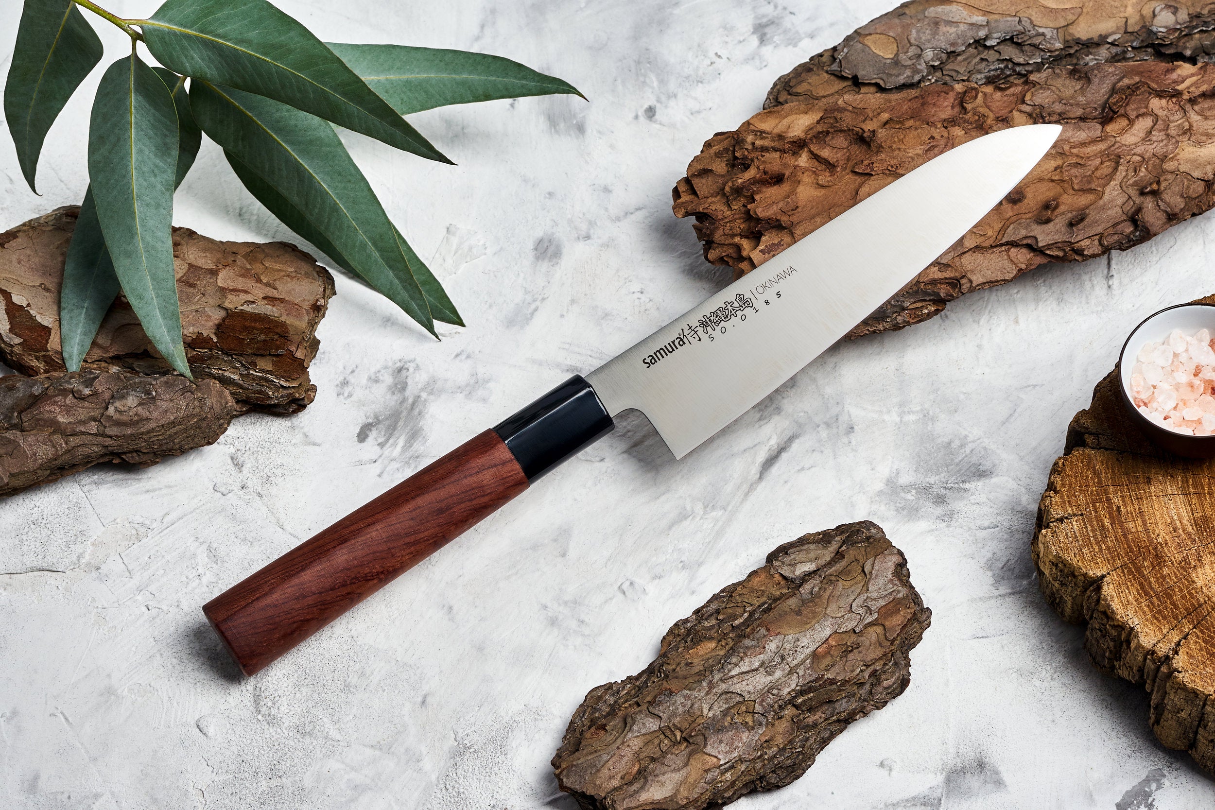 Samura OKINAWA Gyuto knife 6.7 przeznaczony do szerokiego zakresu zadań kuchennych. Nadaje się do krojenia