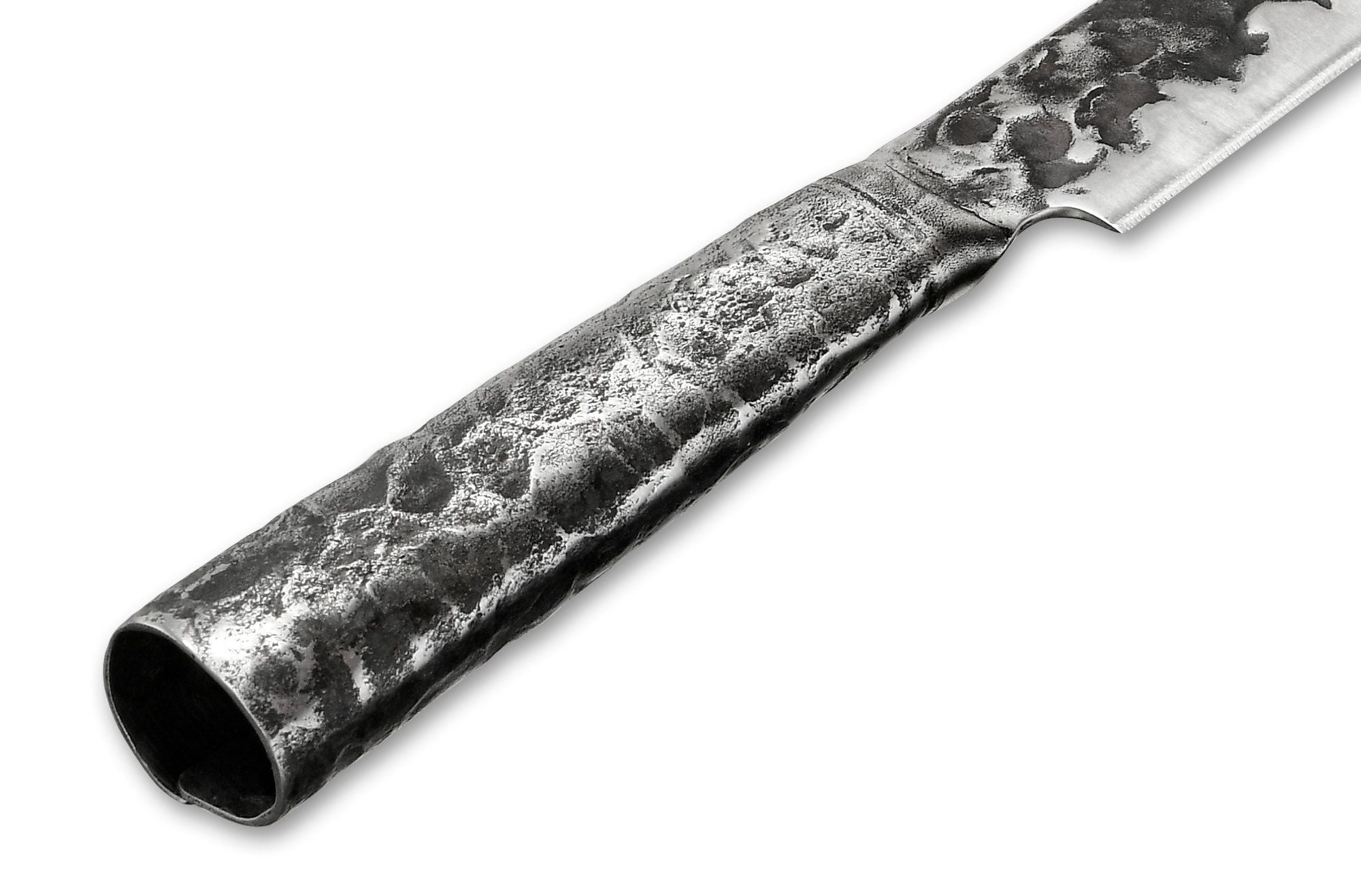 Samura METEORA Slicing knife 8.1 precyzyjne narzędzie przeznaczone do delikatnego i dokładnego krojenia szerokiej gamy składników. Dzięki ostrzu o średnicy 206 mm idealnie nadaje się do krojenia kiełbas