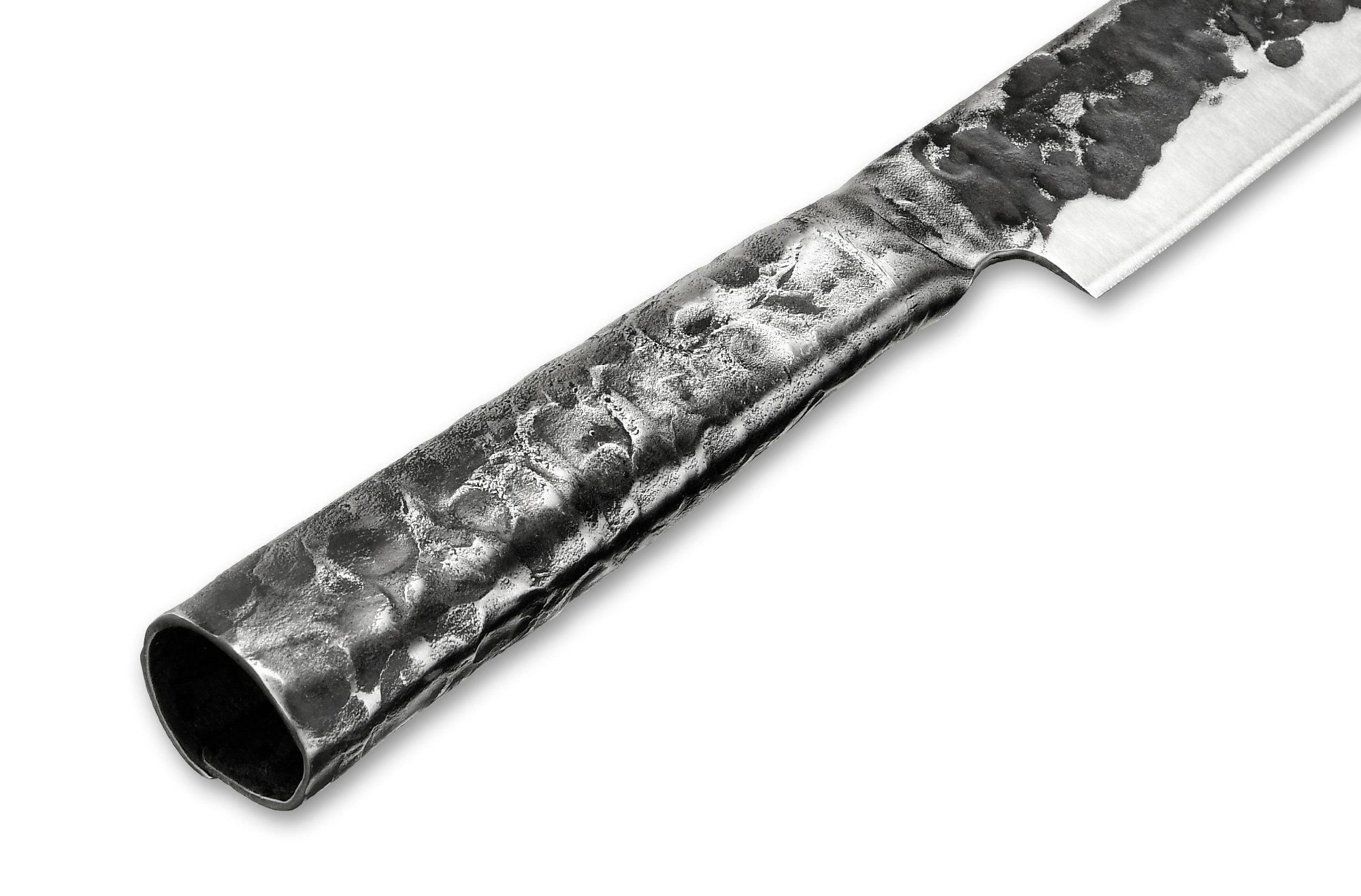 Samura METEORA Small Santoku knife 6.3 że idealnie nadaje się do szerokiego zakresu zadań związanych z cięciem.